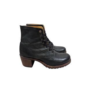Frye Sabrina 6G Boots Womens 8 Black Leather Lace-Up Vibram Lug Sole Made in USA